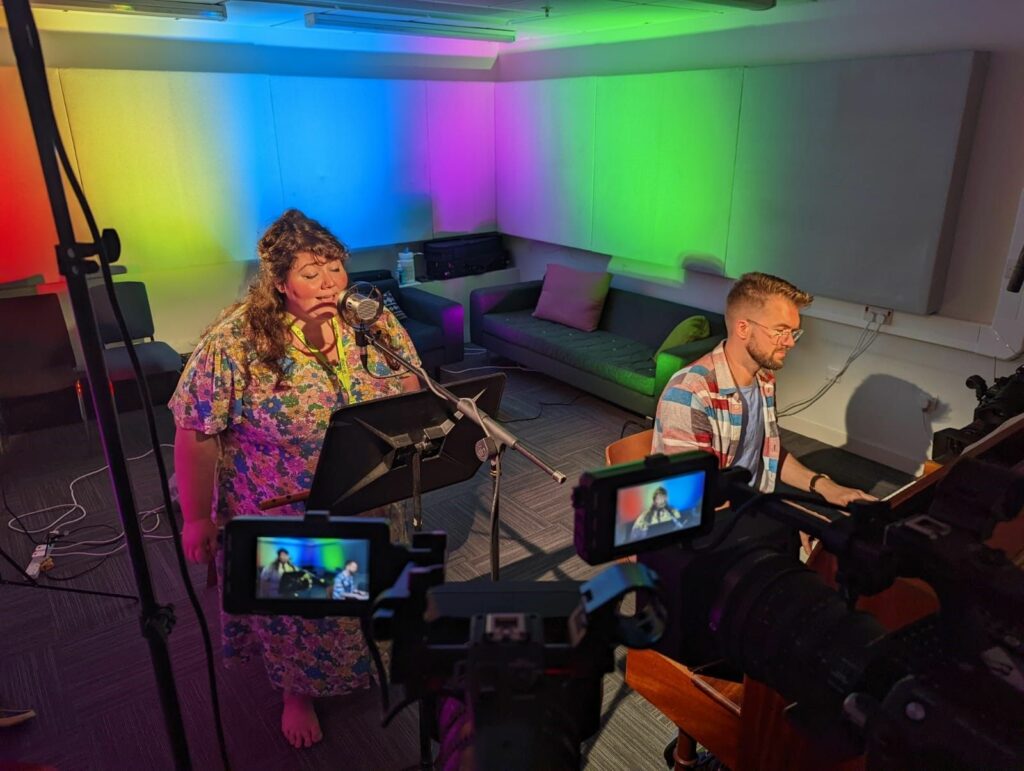 Michael Betteridge and Ríoghnach Connolly playing together